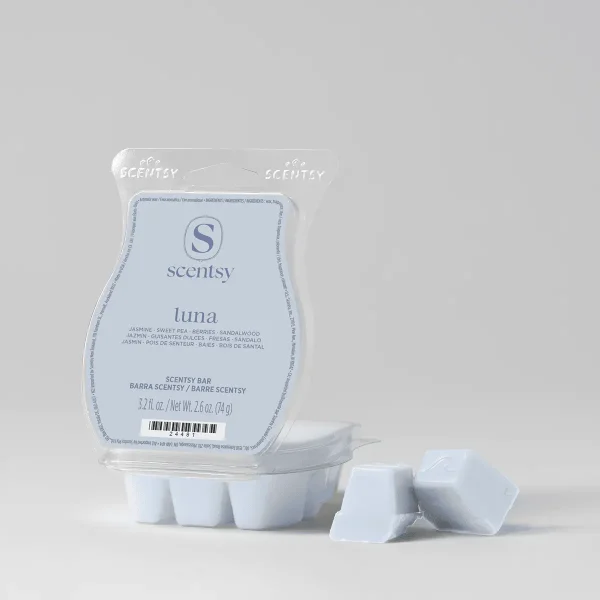 White wax bar segments in clear clamshell packaging for Luna Scentsy Bar, with individual pieces displayed in front