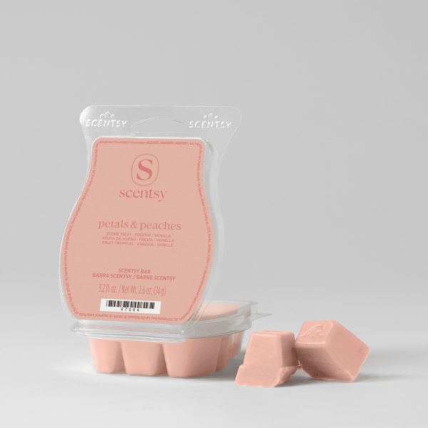 Petals & Peaches Scentsy Bar - Peachy-pink Scentsy Bar wax segments in a clear clamshell package labelled Petals & Peaches Scentsy Bar, with three loose wax cubes displayed in front