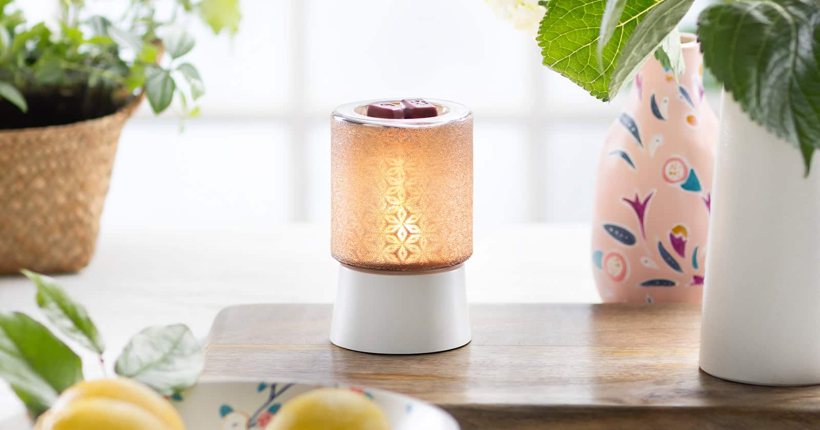 Fancy Filigree Mini Scentsy Warmer with Tabletop Base