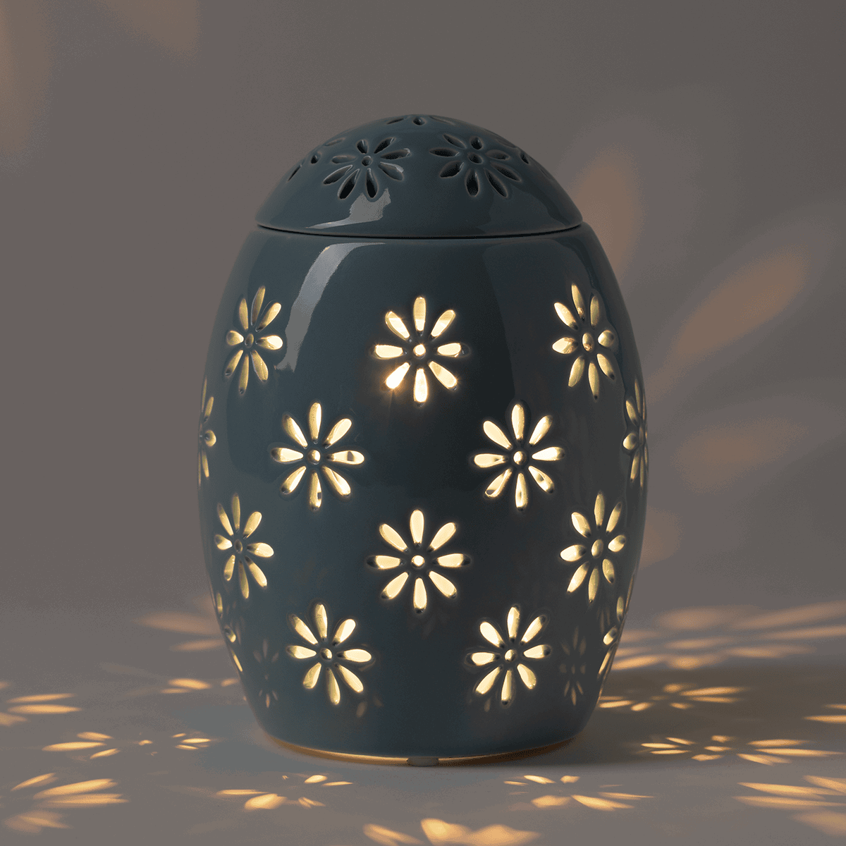Easter Garden - Blue Scentsy Warmer Dark Room