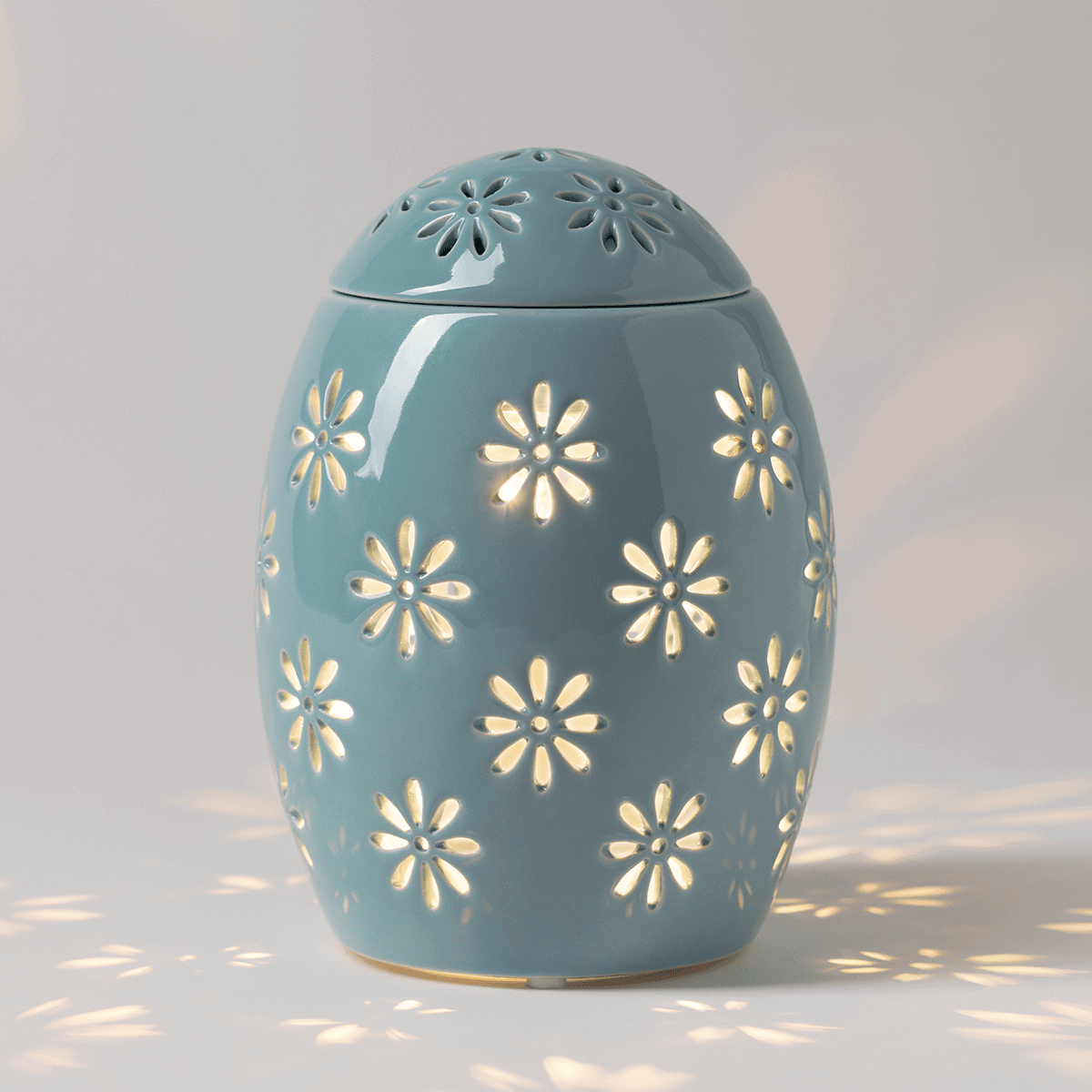 Easter Garden - Blue Scentsy Warmer Lit