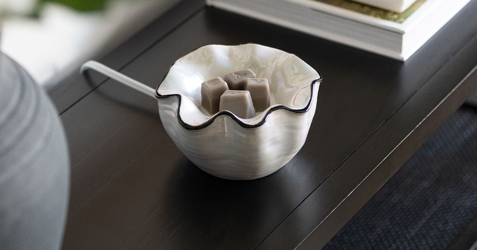 Lustra Scentsy Warmer - Stylized