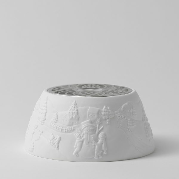 Scentsy Air Quad (Shade Only) - Icicle Lane - White ceramic Scentsy Air Quad shade with embossed winter scene featuring snowmen, evergreen trees, and decorative patterns, patterned grey top diffuser visible