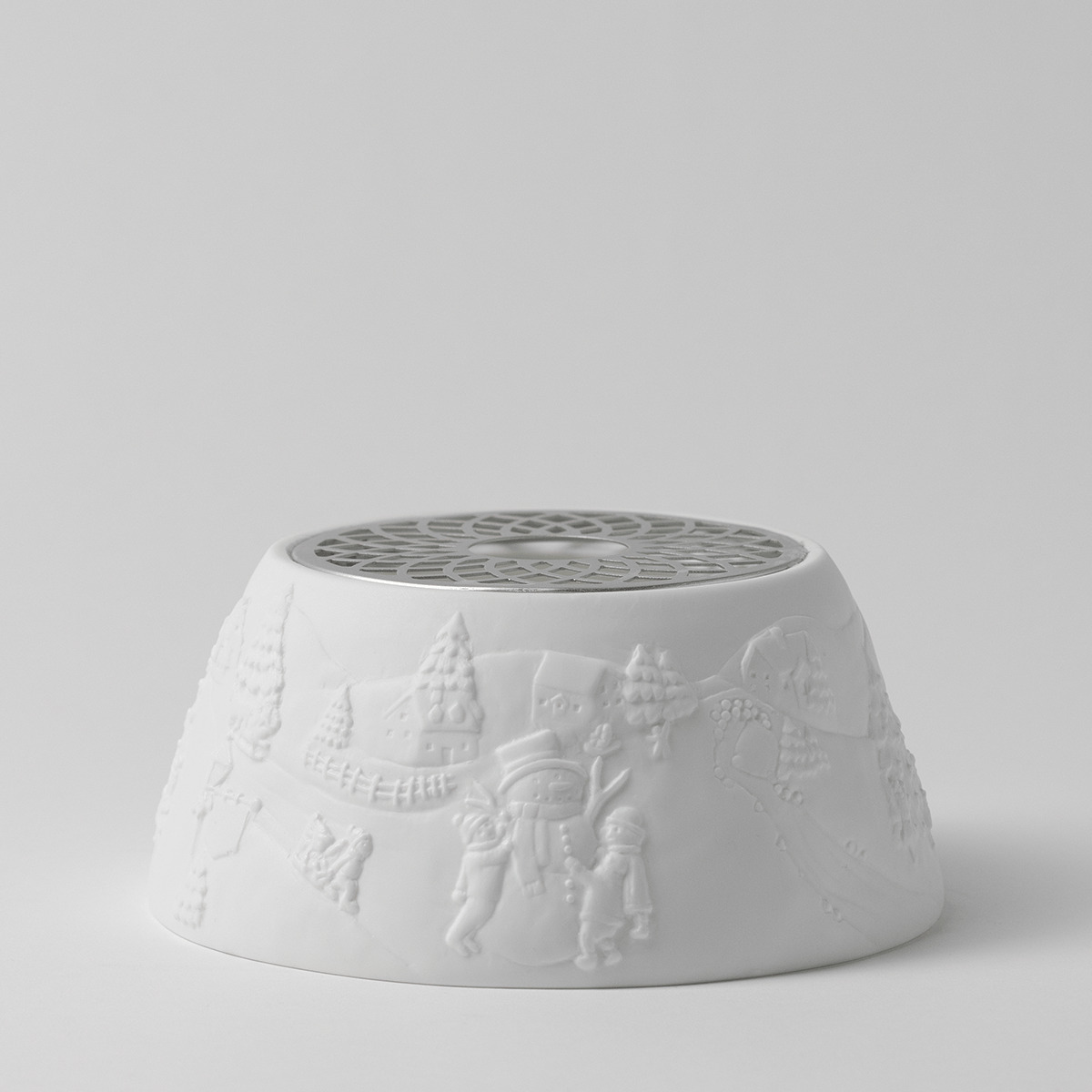 Scentsy Air Quad (Shade Only) - Icicle Lane - White ceramic Scentsy Air Quad shade with embossed winter scene featuring snowmen, evergreen trees, and decorative patterns, patterned grey top diffuser visible